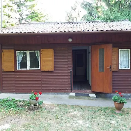 Akarattyai Arnyas Nyaralohaz * Balatonakarattya