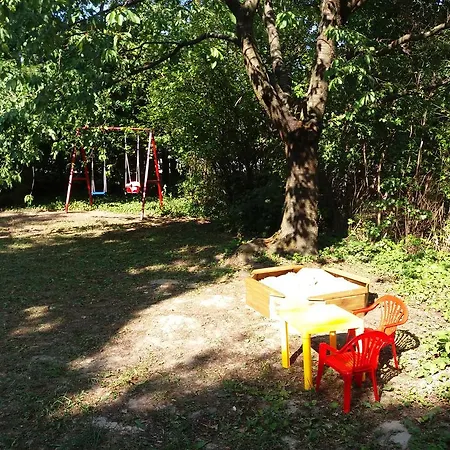 Akarattyai Arnyas Nyaralohaz Ferienhaus